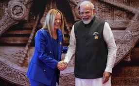 दिल्ली में G20 समिट का आगाज हो गया है. भारत मंडपम में दुनिया भर से जुटे महाशक्तियों का महामंथन जारी है. स्वागत संबोधन में पीएम मोदी ने कहा- ये सबको साथ मिलकर चलने का समय है.