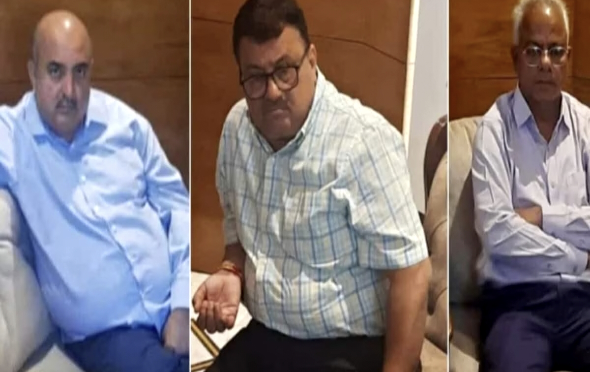 PWD अधिकारियों को 10 लाख की रिश्वत लेते एसीबी ने किया ट्रैप PWD अधिकारियों को 10 लाख की रिश्वत लेते एसीबी ने किया ट्रैप