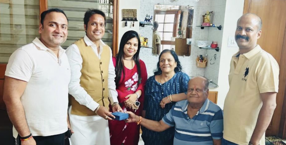 पार्षद हिमांशु जैन ने जन्मदिन पर विधायक कालीचरण सराफ से लिया आशीर्वाद
